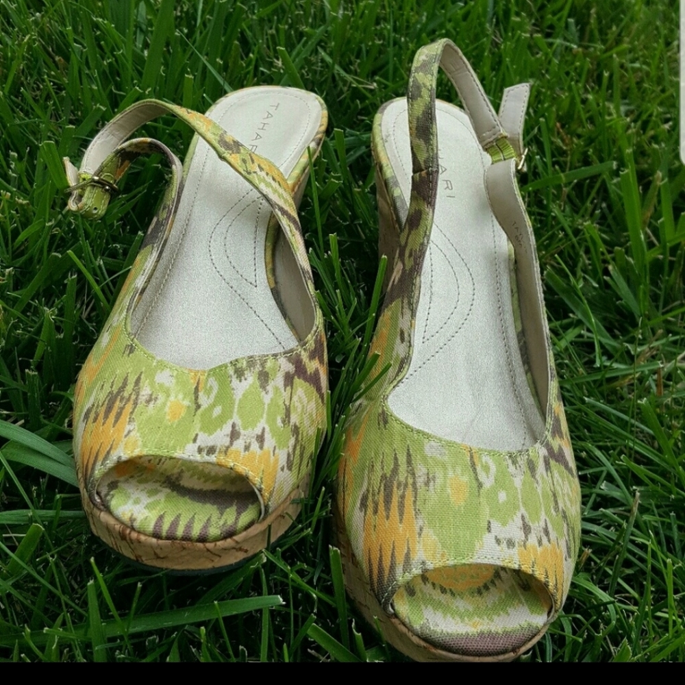 Tahari Taylor Shoes